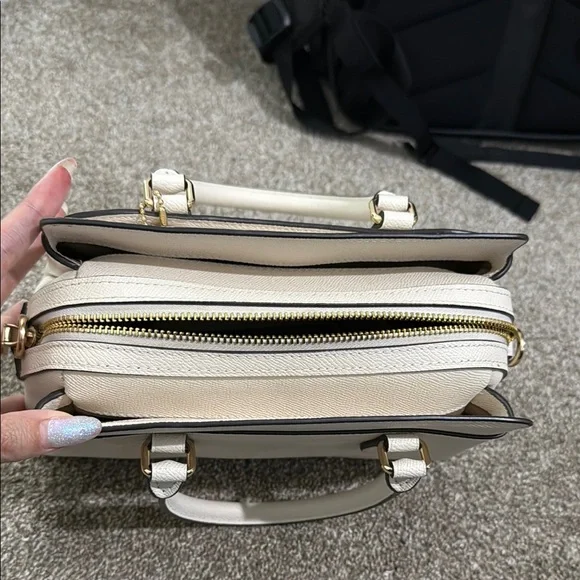 Coach Cream Satchel with Classic Design - Picture 3 of 5